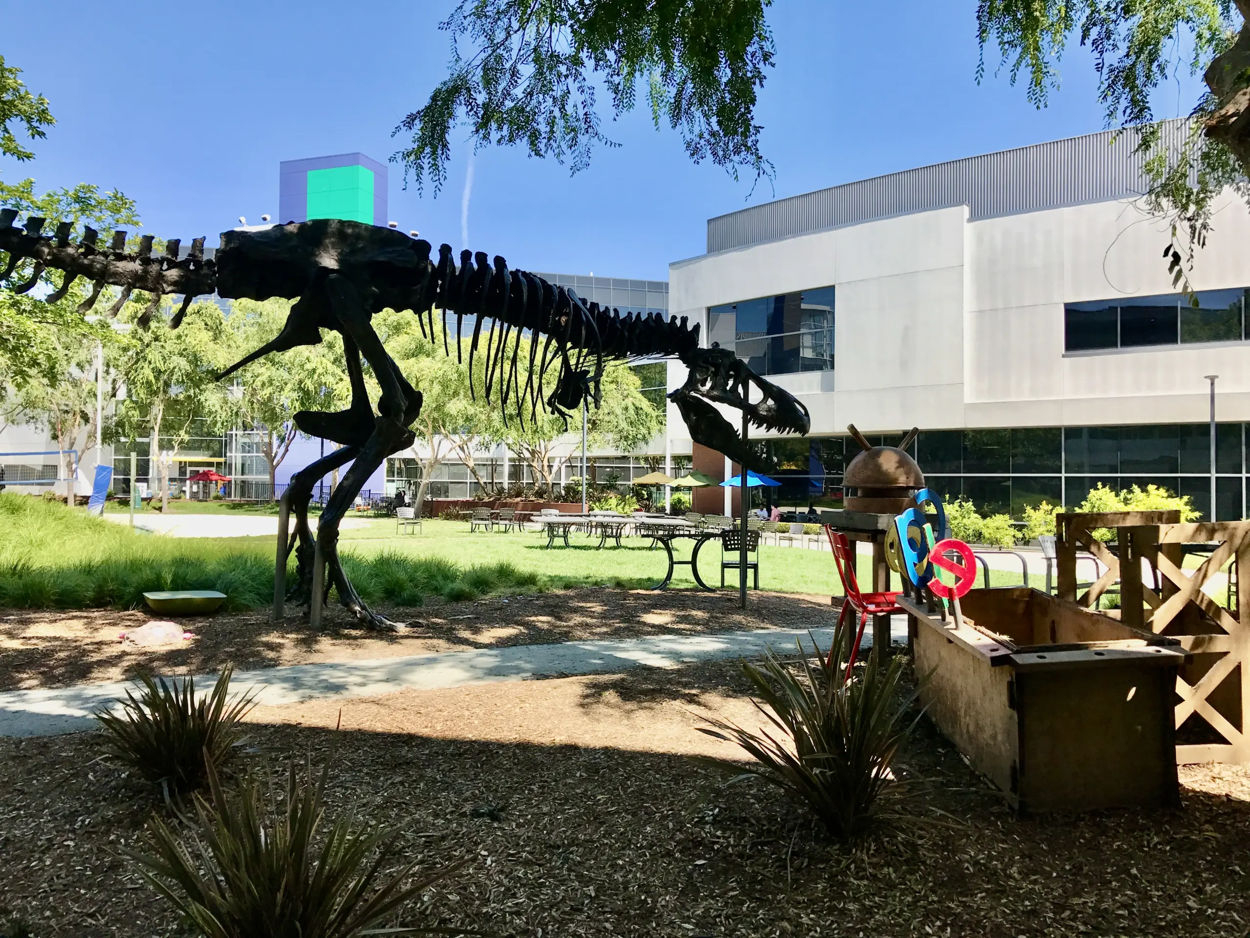 Google Campus Fossil - Carsten Lackner